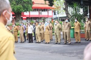 Apel Perdana Bupati Pungkasiadi Pasca Cuti Kampanye Pilkada 2020 Apel Perdana Bupati Pungkasiadi Pasca Cuti Kampanye Pilkada 2020