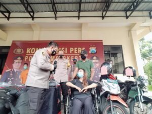 Pria ini Didor Polisi, Setelah Jambret Ibu Hamil 7 Bulan di Mojokerto Pria ini Didor Polisi, Setelah Jambret Ibu Hamil 7 Bulan di Mojokerto
