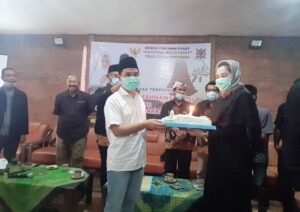 Bu Ikfina Ulang Tahun Hari ini