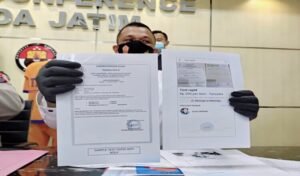 Penjual Hasil Rapid Antigen Palsu ini Diamankan Polisi Penjual Hasil Rapid Antigen Palsu ini Diamankan Polisi