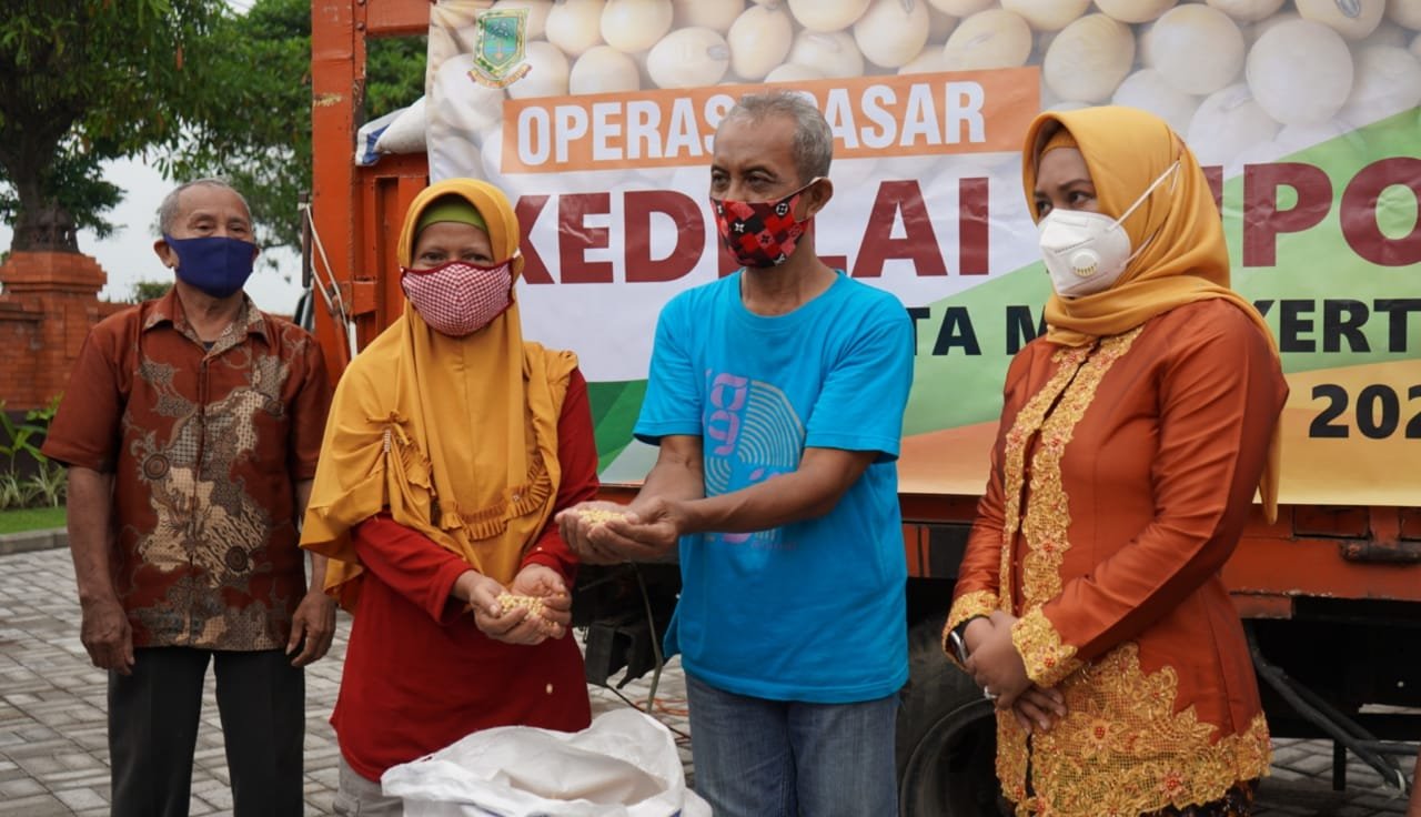 Atasi Harga Kenaikan Kedelai, Ning Ita Pasok Kedelai Murah