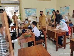 Ning Ita & Komisi III DPRD Kota Mojokerto Sidak Pembelajaran Tatap Mukal
