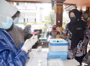 Seluruh ASN Lingkup Pemkab Mojokerto Divaksin Seluruh ASN Lingkup Pemkab Mojokerto Divaksin