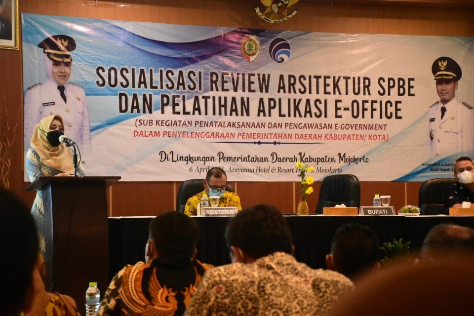 Bupati Mojokerto Sosialisasikan Review Arsitektur SPBE dan Pelatihan Aplikasi E-Office