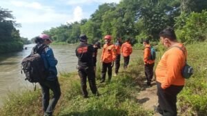 Pria Loncat ke Sungai Brantas, Sampai Saat ini Belum Ditemukan Pria Loncat ke Sungai Brantas, Sampai Saat ini Belum Ditemukan