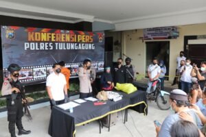 Kapolres Tulungagung Ungkap Modus dan Identitas Pelaku Pembunuhan Di JLS