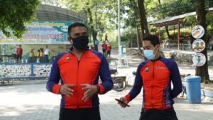 Kapolresta Mojokerto Patroli Cek Pam Prokes Tempat Wisata dengan Gowes Kapolresta Mojokerto Patroli Cek Pam Prokes Tempat Wisata dengan Gowes