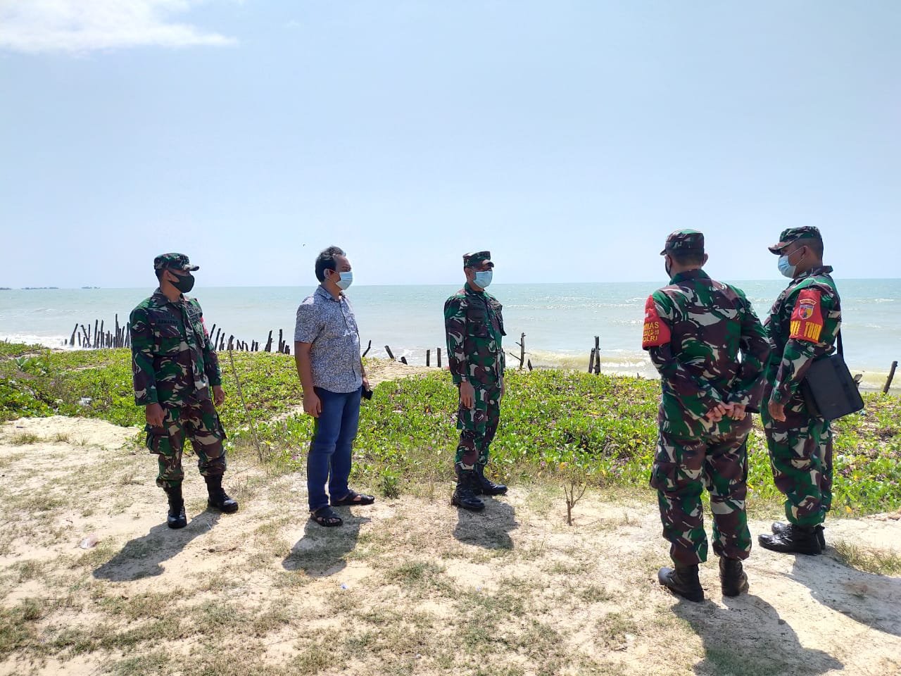 Danrem 082/CPYJ Tinjau Lokasi Penghijauan disepanjang Pantai Utara