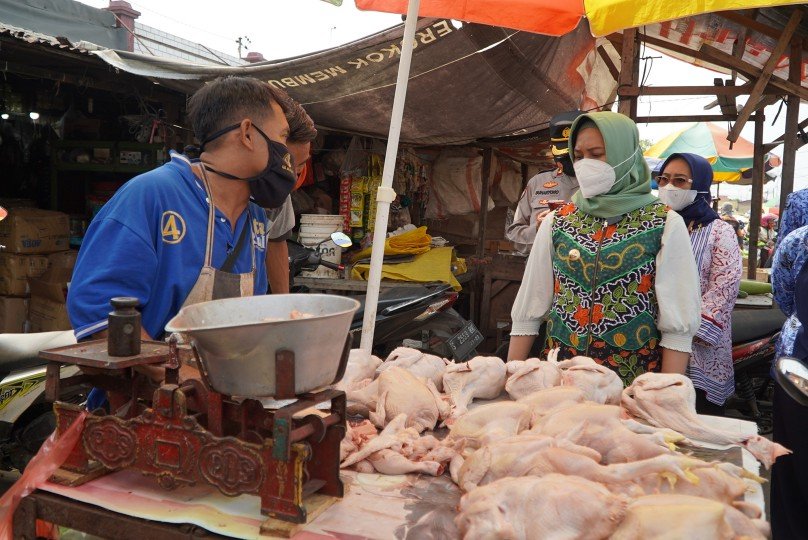 Jelang Lebaran Ning Ita Sidak Prokes dan Stabilitas Komoditas