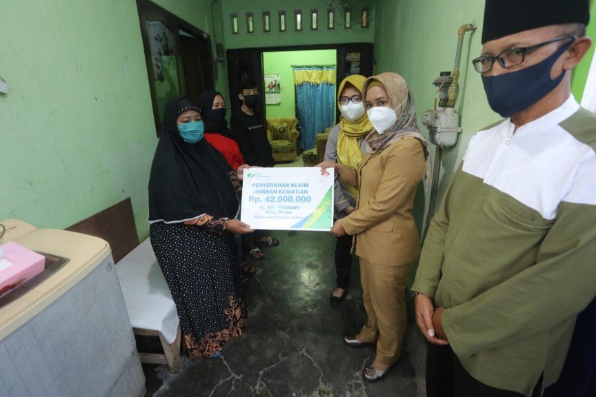 Ning Ita Beri Jamsostek Ribuan Tenaga Keagamaan