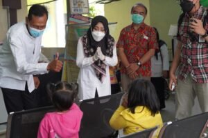 Pengecekan Rumah Isolasi, Ikfina Tingkatkan Pelayanan Pasien Covid-19