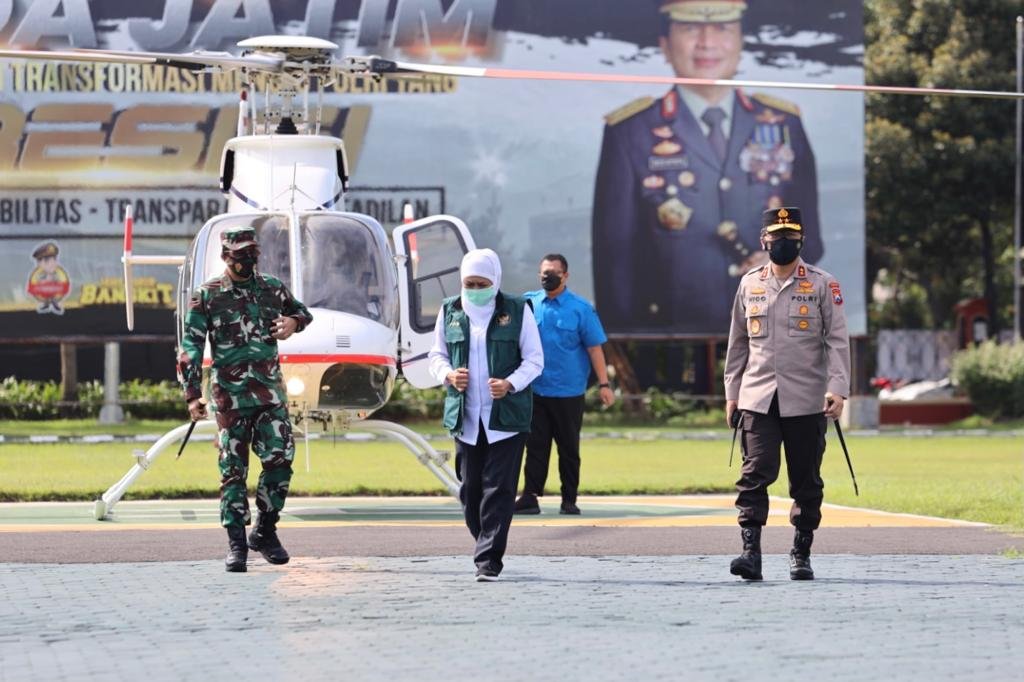 Forkopimda Jatim Melakukan Pengecekan Pemberlakuan PPKM Darurat Melalui Jalur Udara