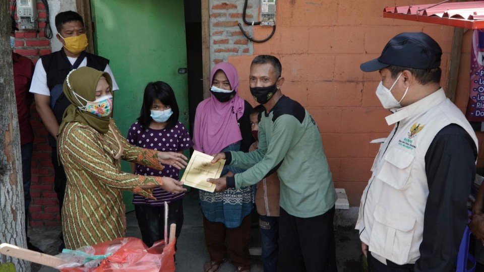 Ning Ita ke Rumah Warga Untuk Mendengar Aspirasi & Keluhan Warga