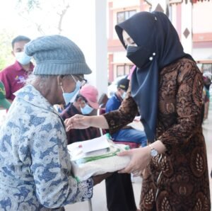 Ikfina Mantau Bansos Beras Bagi 3.000 Warga Terdampak PPKM