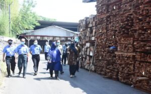 Bupati Ikfina Lakukan Pengecekan Prokes PT. SAI dan PT. Kurnia Anggun