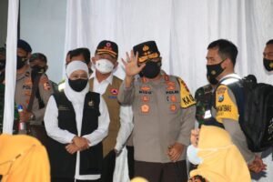 Panglima TNI Apresiasi Kolaborasi Tim Nakes, Babinsa dan Bhabinkamtibmas Saat Kunjungan di Jatim
