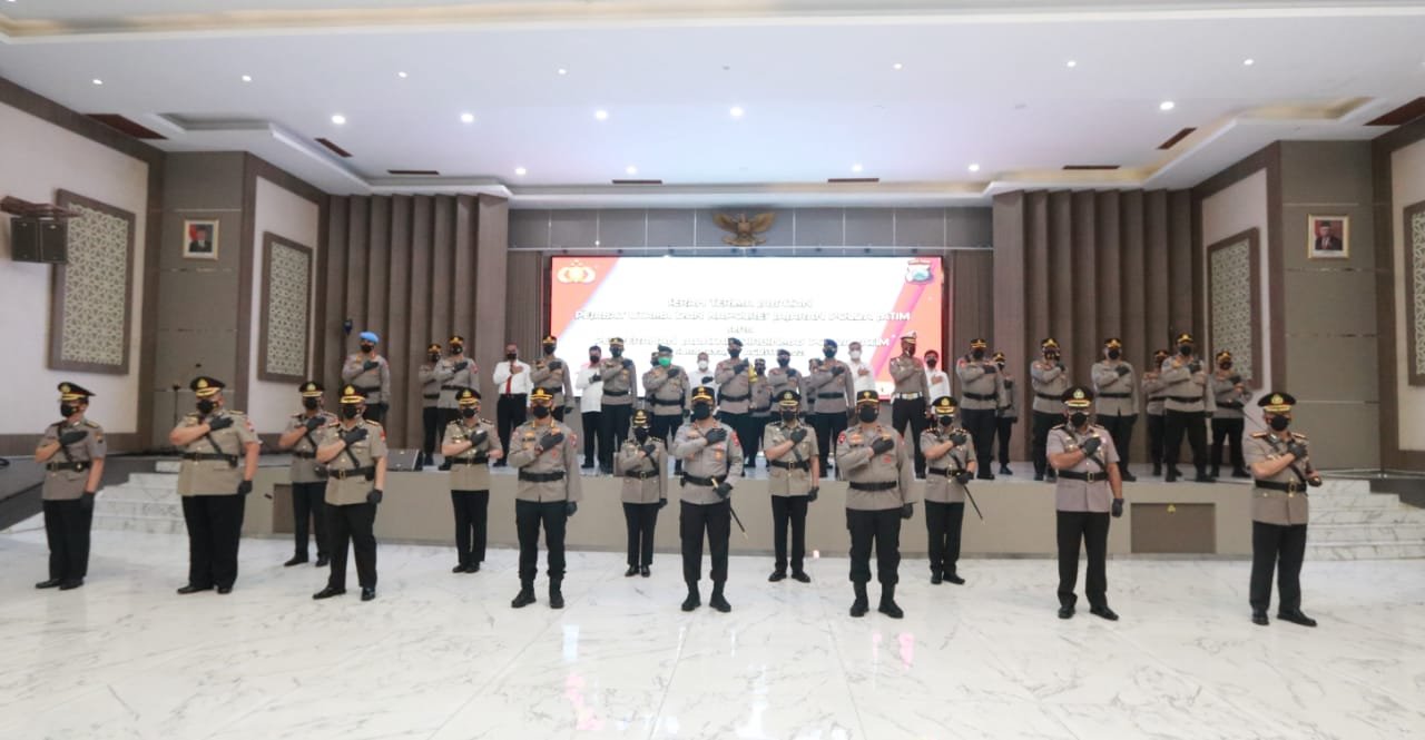 Kapolda Jatim Pimpin Sertijab Pejabat Utama dan Kapolres Dengan Prokes Ketat