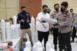 Polda Jatim Bongkar Penjualan Tabung Oksigen Palsu di Surabaya
