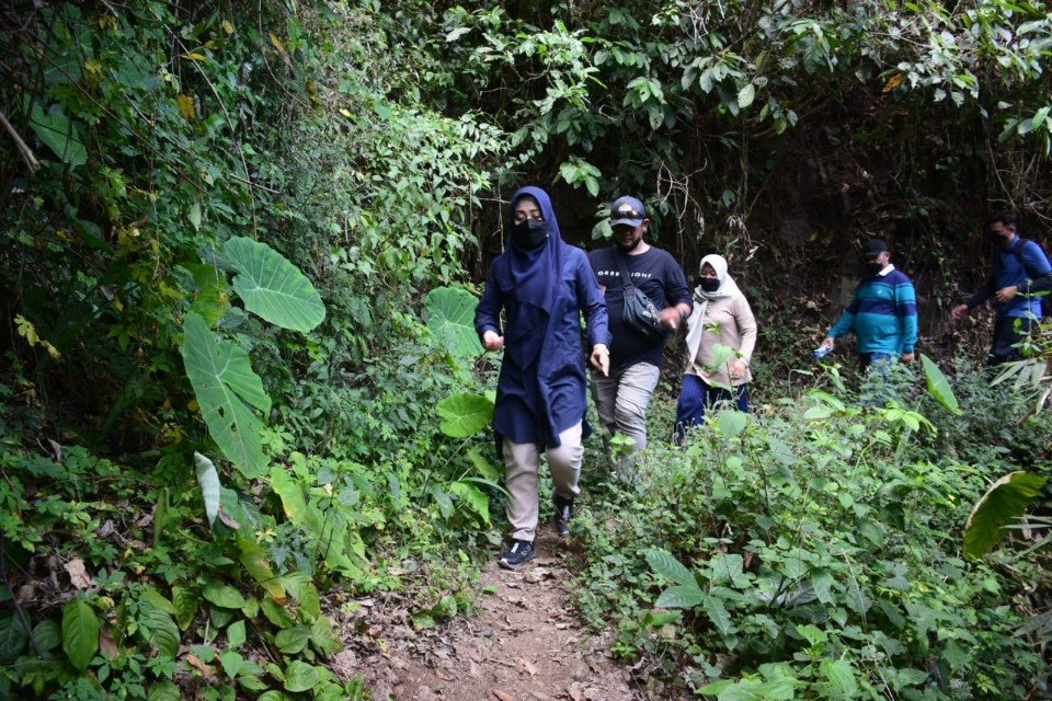 Terobos Hutan, Pemkab Mojokerto Lirik Potensi Air Terjun Coban Kabejan