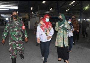 Bupati Mojokerto Tegaskan Meja Kantin Wajib Sekat di Perusahaan Industri