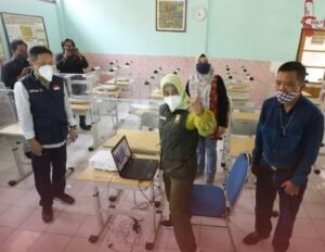 Ning Ita Tinjau Prasarana PTM, Wali Murid Bisa Pantau Lewat HP