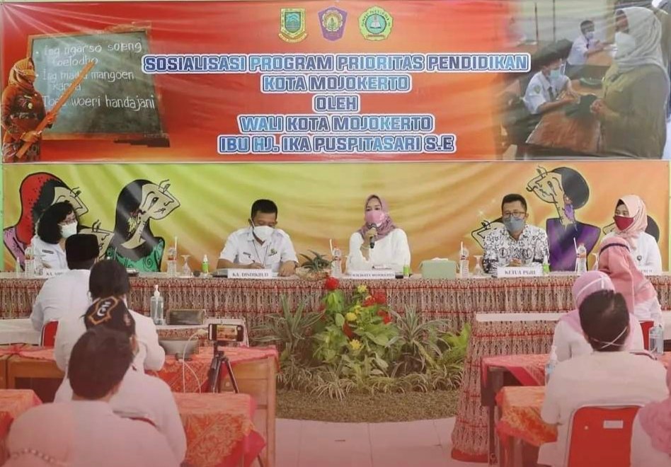 Ning Ita Berikan Pemaparan Prioritas Pendidikan Kepada KS Se-Kota Mojokerto