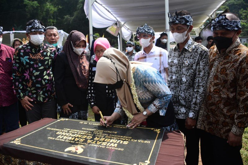 Bupati Ikfina Resmikan Wisata Sawah Sumber Gempong