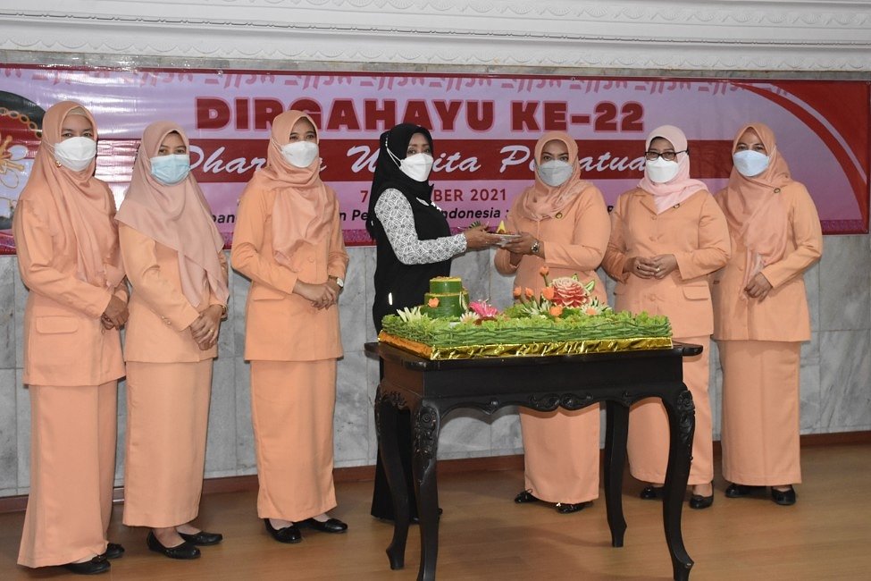 Bupati Ikfina Bicara Ketangguhan Wanita dan Pikiran Positif