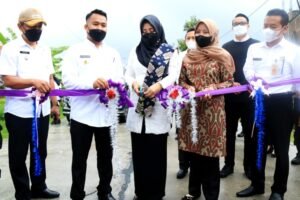 Bupati Ikfina Resmikan Jalan dan Jembatan di Kemlagi