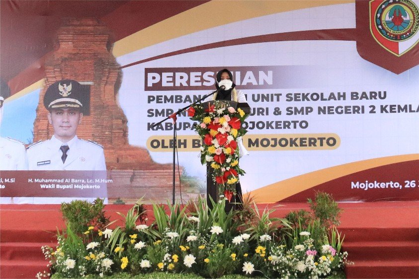 Bupati Mojokerto Resmikan Dua Sekolah Tingkat Menengah