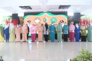 Kukuhkan Pengurus Dharma Wanita & GOPTKI, Ikfina Berharap Wanita Turut Membangun Negeri