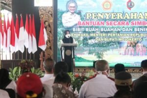 Kembangkan Pertanian di Mojokerto, Kementan RI Serahkan Bantuan Tanaman Hortikultura