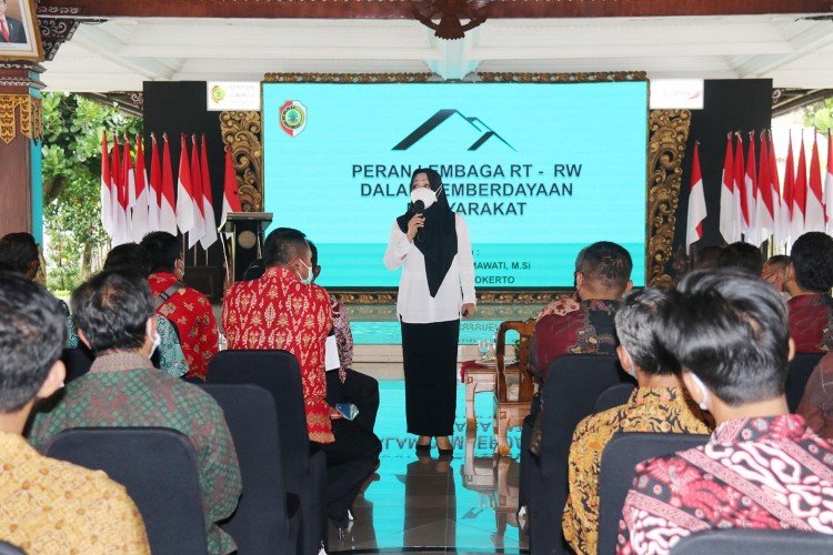 Pelatihan Peningkatan Kapasitas Kelembagaan, Ikfina Jelaskan Pentingnya Pemberdayaan Masyarakat