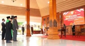 Lantik 28 Pejabat Pemkot, Ning Ita Ingatkan Awal Tahun Bukan Waktunya Bersantai