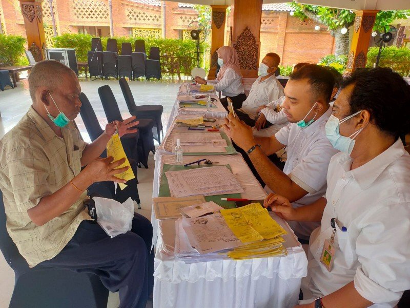 Bansos APBD Kota Mojokerto Diterimakan 486 Tukang Becak