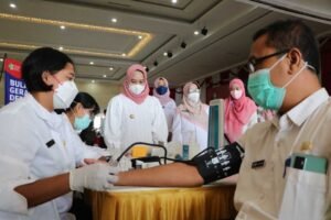 Peringati Hari Hipertensi Sedunia Ratusan Pegawai Pemkot Mojokerto Ikuti Cek Kesehatan