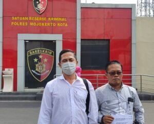 Ibu Satiah Didampingi Barracuda Perkarakan SMD Mantan Kadus Pagerluyung Wetan
