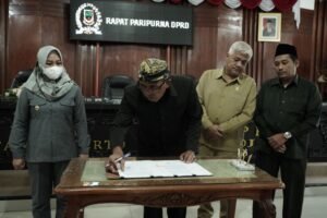DPRD Kota Mojokerto Menyetujui Raperda APBD TA 2023