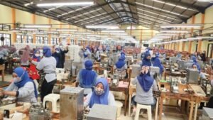 Ribuan Karyawan Pabrik Rokok di Kabupaten Mojokerto Terima BLT DBHCHT 2022