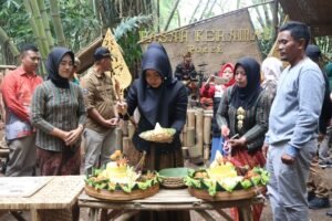 Pasar Keramat Pacet Jadi Icon Ekonomi dan Ekologi
