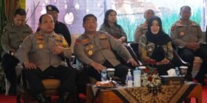 Masyarakat Keluhkan Jalan Rusak & Perlintasan KA Tanpa Palang Pintu di Acara Jum'at Curhat