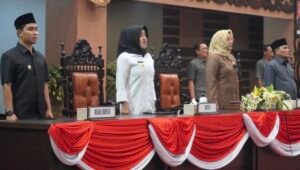 Bahas Tiga Raperda Bupati Hadiri Pandangan Umum Fraksi DPRD Kabupaten Mojokerto