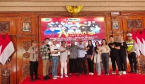 Puluhan Artis Semarakkan Ambyar Awards di Lapangan Raden Wijaya