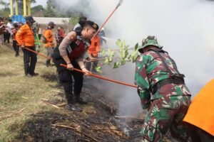 Antisipasi Karhutla, Polres Mojokerto bersama Forkopimda Mojokerto Siagakan Personel Gabungan