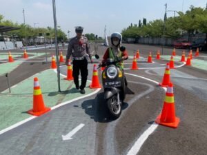 Permudah Pemohon SIM, Satlantas Polresta Mojokerto Ubah Lintasan Uji Praktik SIM