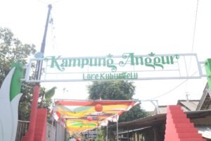 Resmikan Kampung Anggur Majapahit 3, Bupati Ikfina Harap Jadi Embrio Ekonomi Ikonik