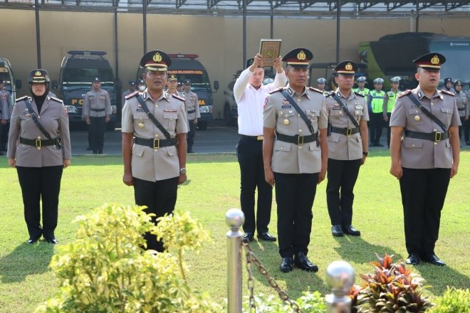 Mutasikan Pejabat Utama dan Lantik Kasat Lantas, Kapolresta Mojokerto Kedepankan Guyub Rukun