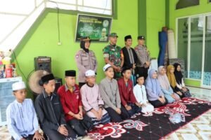 Polri Peduli, Polresta Mojokerto Gelar Baksos di Ponpes Terdekat