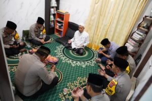 Kapolresta Mojokerto Silaturahmi ke Ketua MUI Mojokerto Guna Besinergi Pelihara Kamtibmas