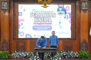 Penandatanganan Perjanjian Kinerja, Pesan Pj Wali Kota Mojokerto: Perbanyak Program Berdampak Bagi Masyarakat